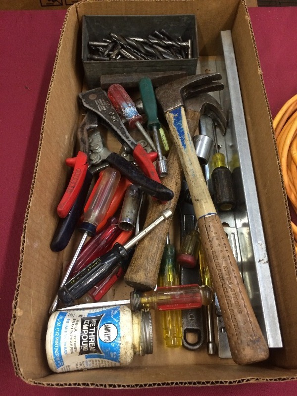 Assorted hand tools  100 lighted extension cord