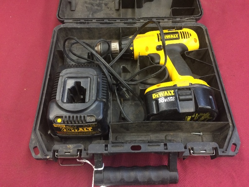 Dewalt 18v Power Pak Drill, Battery, charger - runs