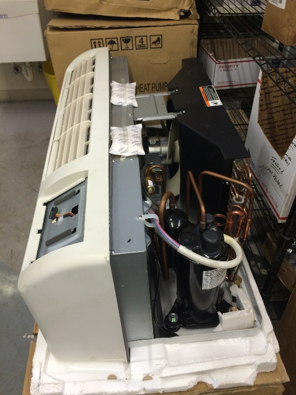 McQuay PTEC Heat Pump  12,000 btus   NEW  still in the box  Lot of 1