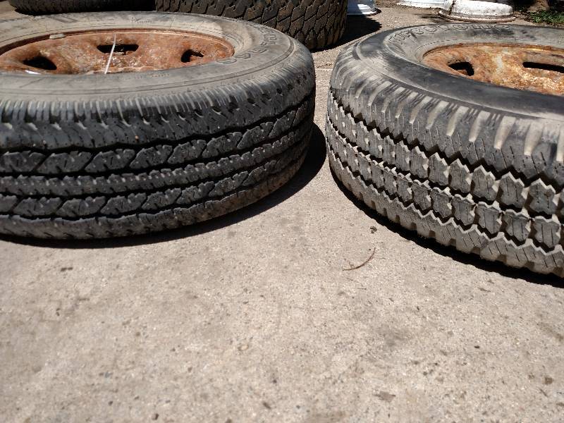 (2) Asstd Firestone LT24575R16 Ti...
