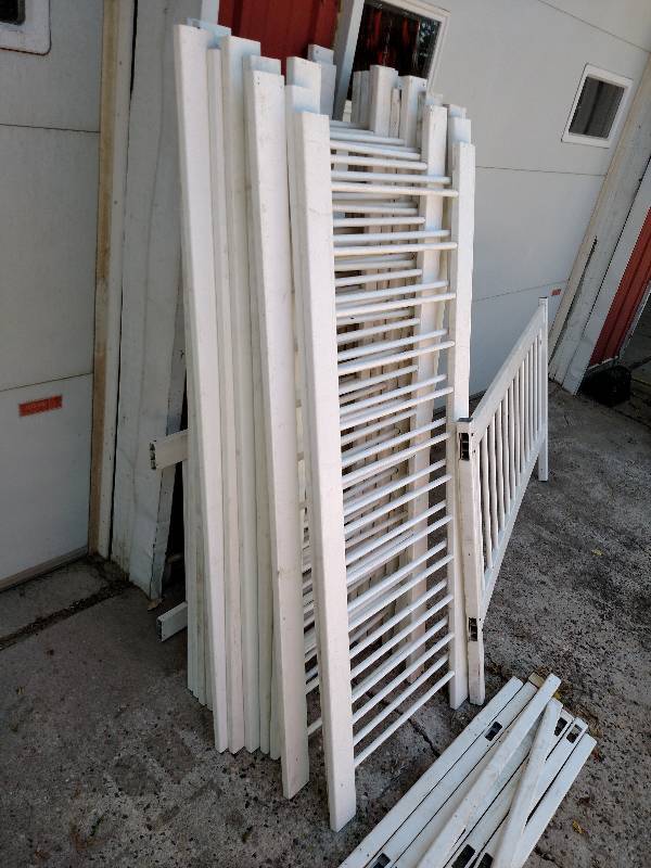 Asstd Poly Garden Fencing & Mail B...