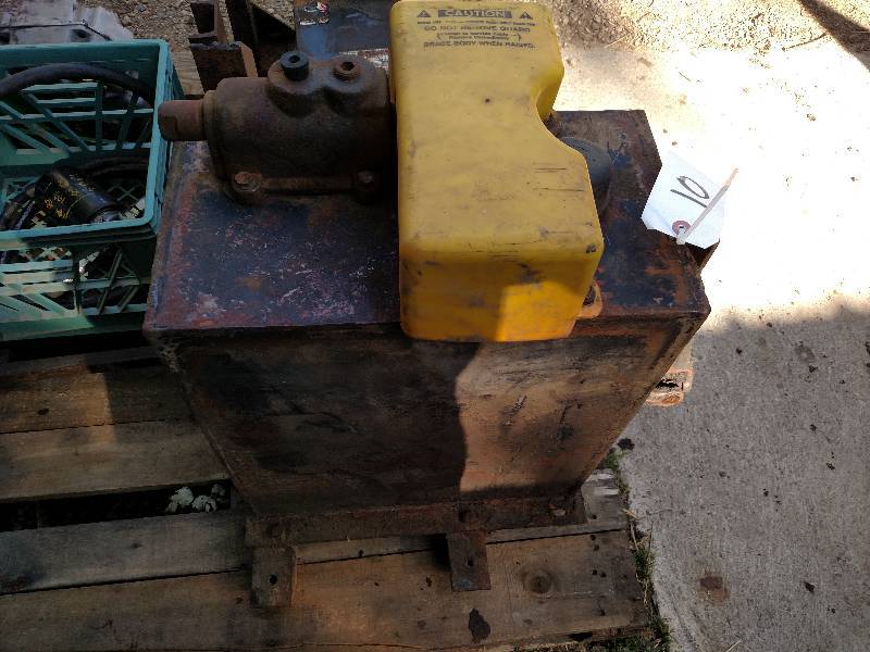 PTO Pump with Reservoir Tank & Valv...