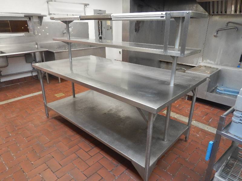 lot 20 image: Prep Table Station
