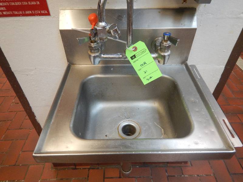 lot 21 image: Sink with Faucet