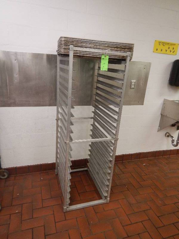 lot 32 image: Bake Rack with 12 Trays