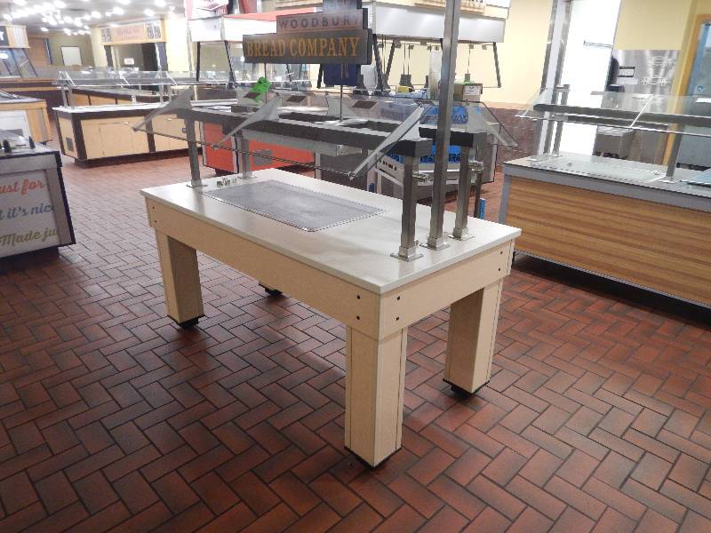 lot 38 image: Heated Serving Island