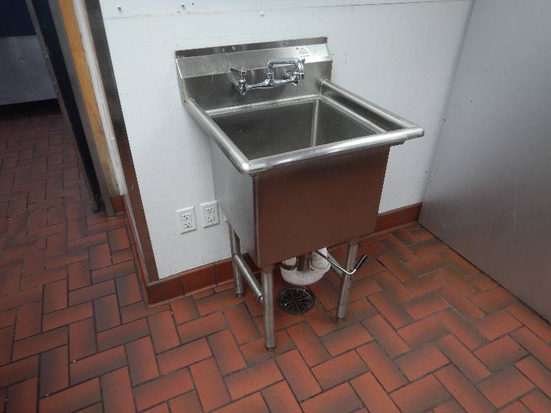 lot 41 image: Standing Sink with Faucet