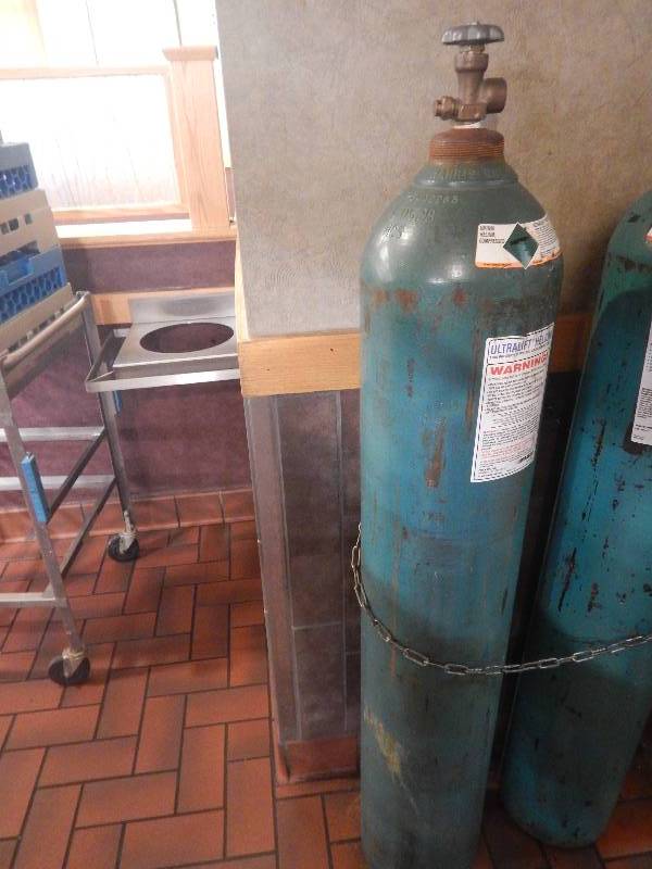 lot 79 image: Helium Tank