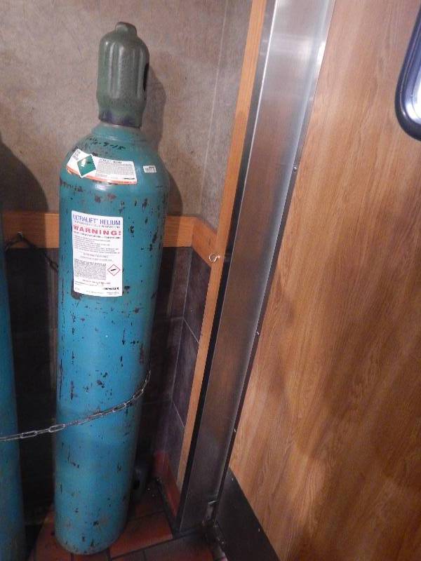 lot 80 image: Helium Tank