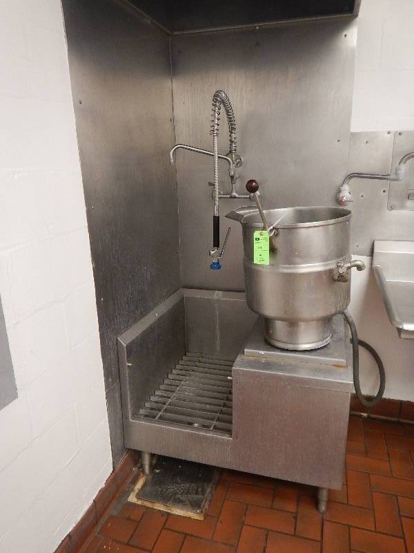 lot 82 image: Commercial Noodle Station