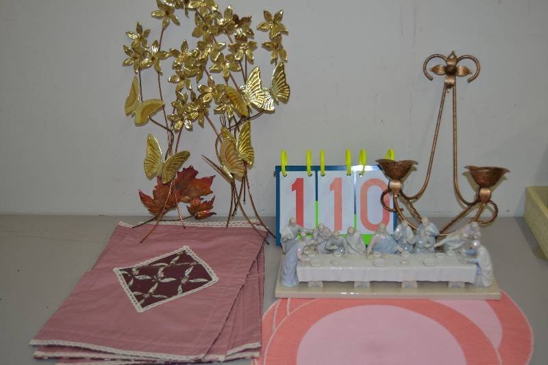 Figurines & wall art