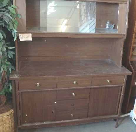 lot 60 image: Buffet