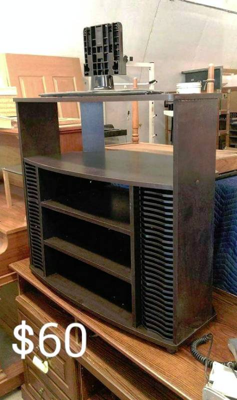 lot 36 image: Entertainment TV Stand--New