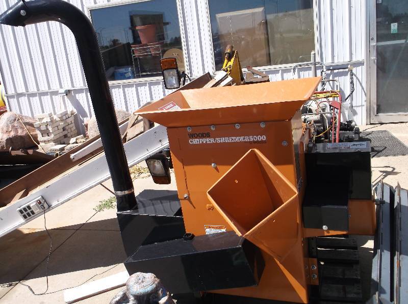 lot 52 image: Three Point ChipperShredder