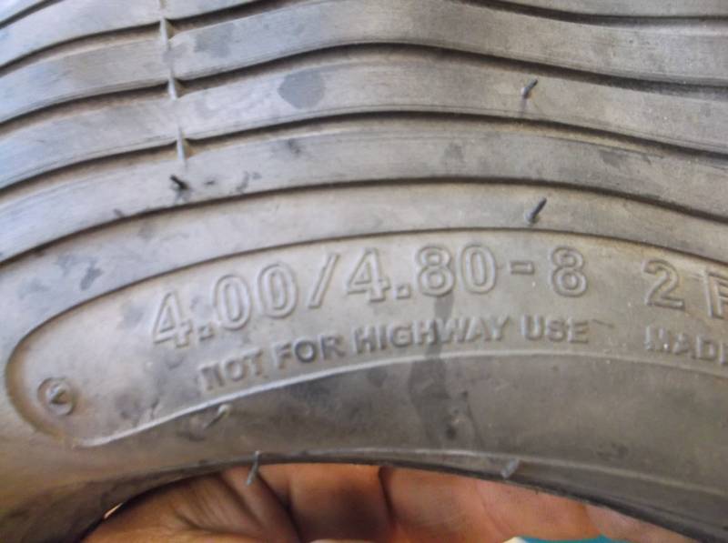 lot 30 image: Wheel Barrow Tire