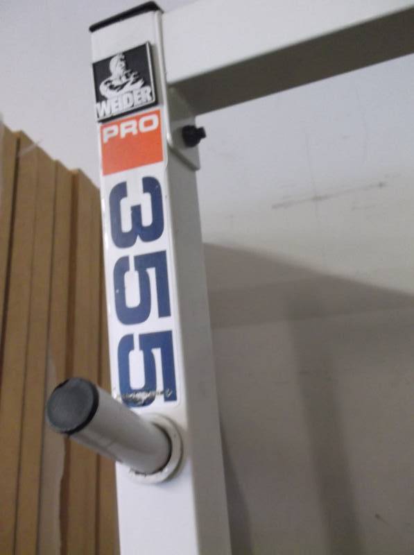 lot 14 image: Wieght Lifting Stand