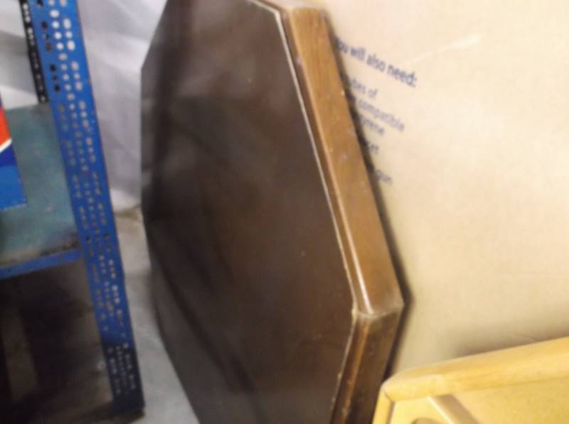 lot 9 image: Poker Table