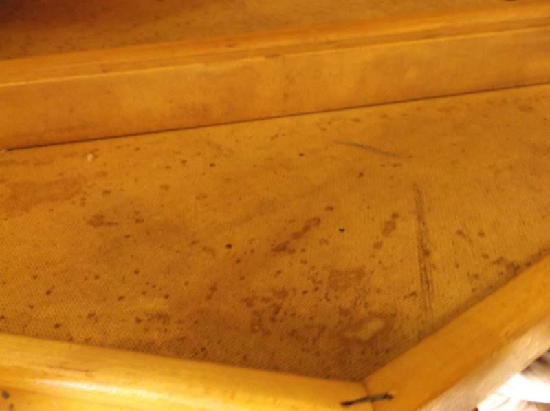 lot 8 image: Poker Table