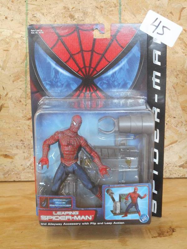 lot 45 image: Spider-Man Series-2 Leaping Spider-...