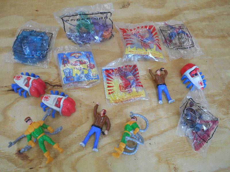 lot 65 image: Flat Of Assorted Marvel Kids Meal T...