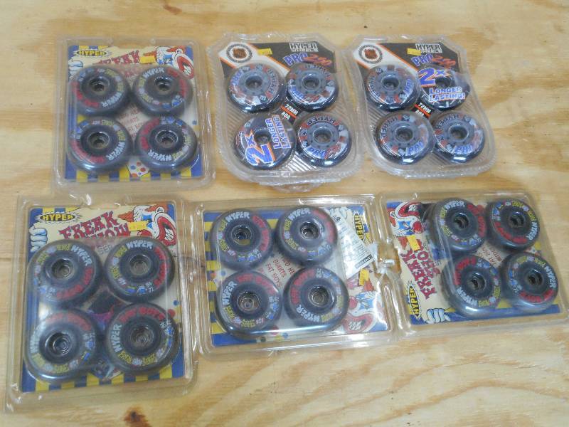 lot 71 image: Flat Of (6) New 4-Packs Of Roller B...