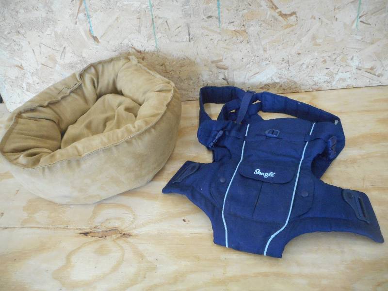 lot 87 image: Lot Of (1) Small Dog Bed & (1) Snug...