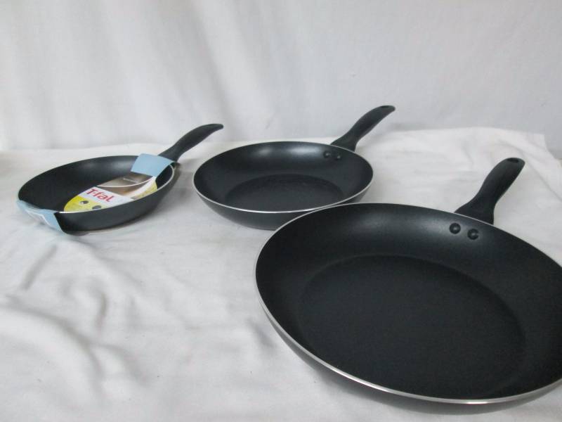 lot 53 image: T-fal Nonstick Aluminum Frypans - Set of 3