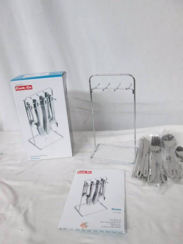 lot 58 image: BergHOFF Dune 24-pc. Flatware Set