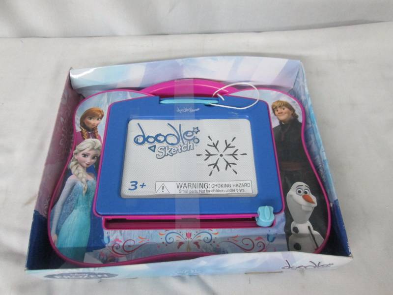 lot 68 image: Ohio Art Co. Disney Frozen Travel Doodle Sketch