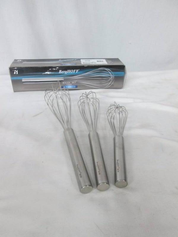 lot 56 image: BergHOFF Studio 3-pc. Whisk Set