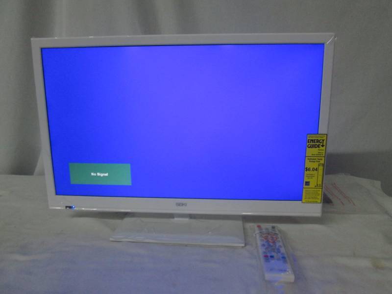 lot 14 image: Seiki 24 1080p LED TV - White