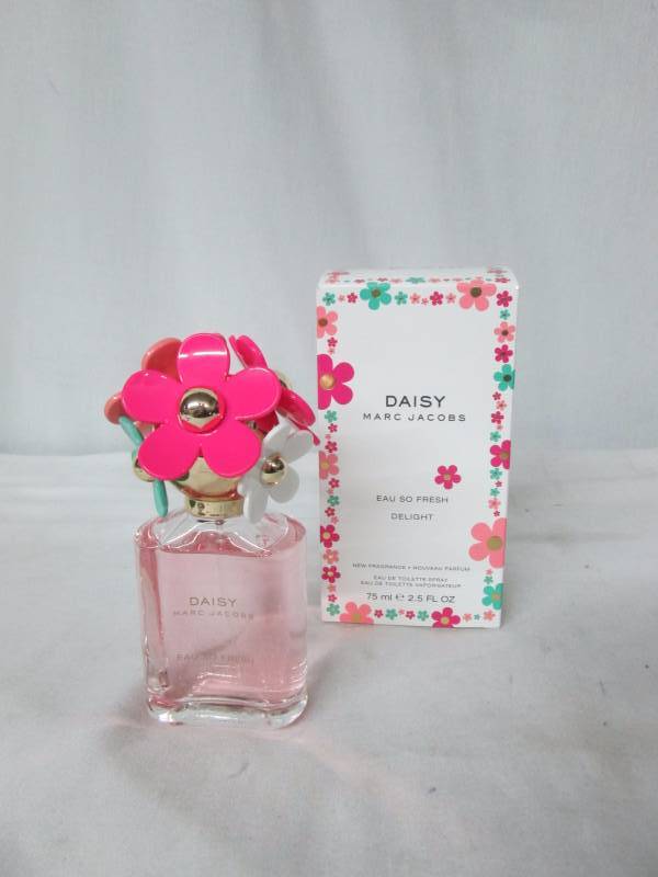 lot 27 image: Marc Jacobs Ladies Daisy 2.5 oz.