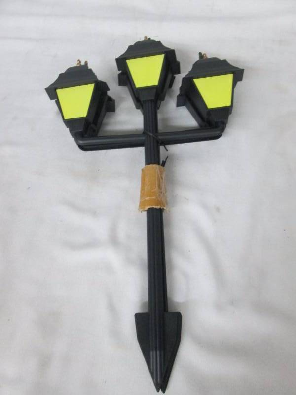 lot 79 image: Glow-in-the-Dark Classic Lamp Style Luminaries