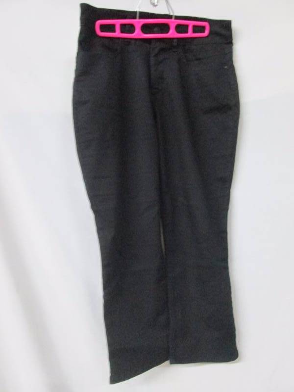 lot 73 image: Lee Easy Fit Frenchie Capri Pant
