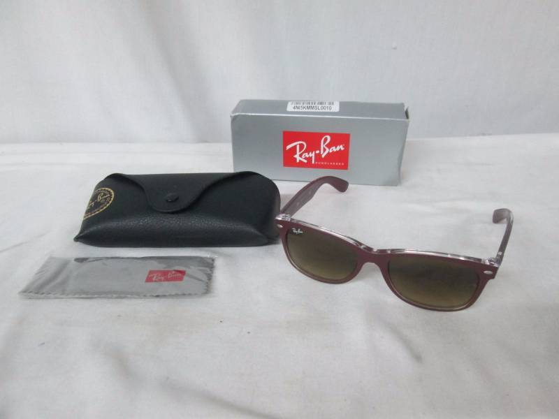 lot 20 image: Ray Ban Sunglasses