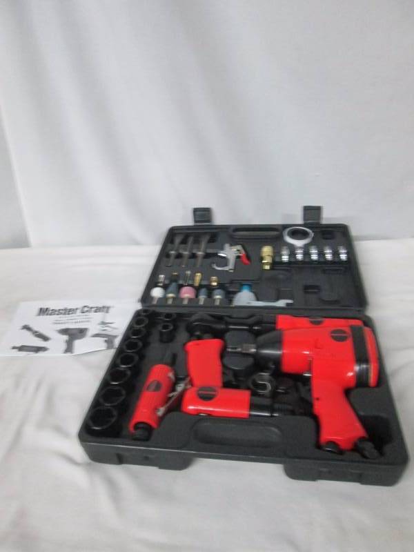 lot 18 image: Master Craft 41-pc. Air Tool Set