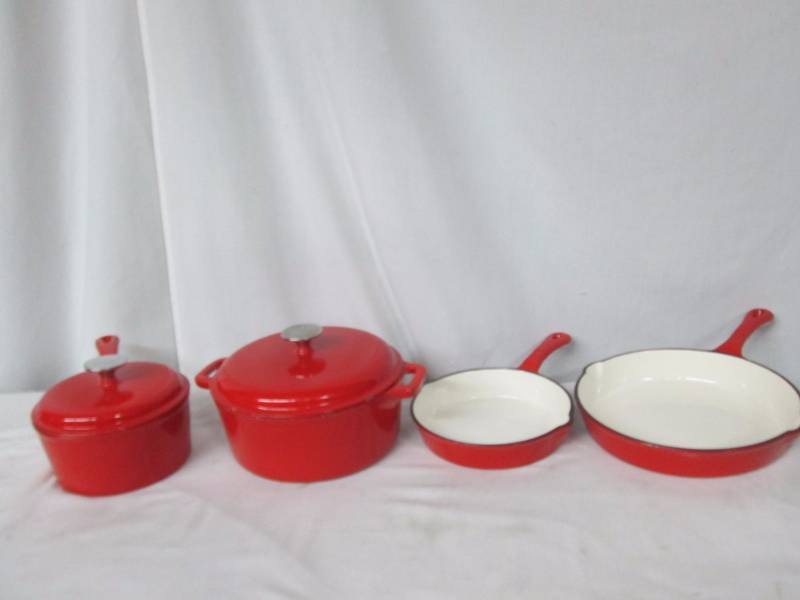 lot 13 image: Chefs Mark 6-pc. Porcelain Enamel Cast Iron Cookware Set