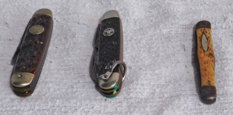 lot 39 image: 3 vintage pocket knives 2 are Boy Scout knives