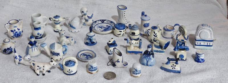 lot 52 image: large lot of miniature blue and white ceramic dcor items