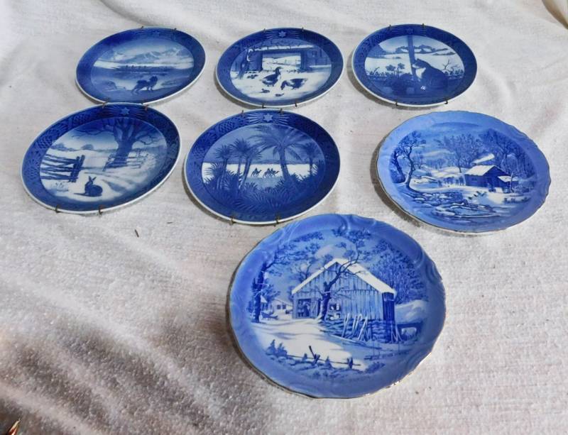 lot 61 image: 7 blue and white Christmas and winter collectible plates