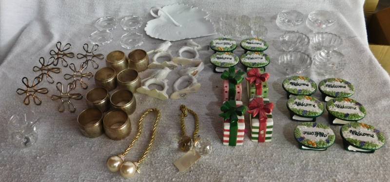 lot 88 image: large lot of serving, dcor and entertaining items