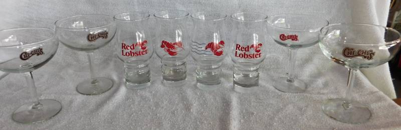 lot 90 image: 4 CHI-CHIs margarita glasses 4 Red Lobster glasses