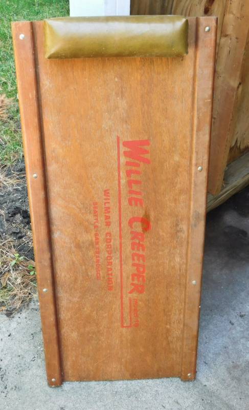 lot 105 image: vintage mechanics auto creeper