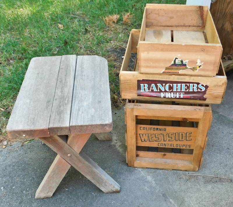 lot 107 image: three wooden fruit crates and a wooden stool
