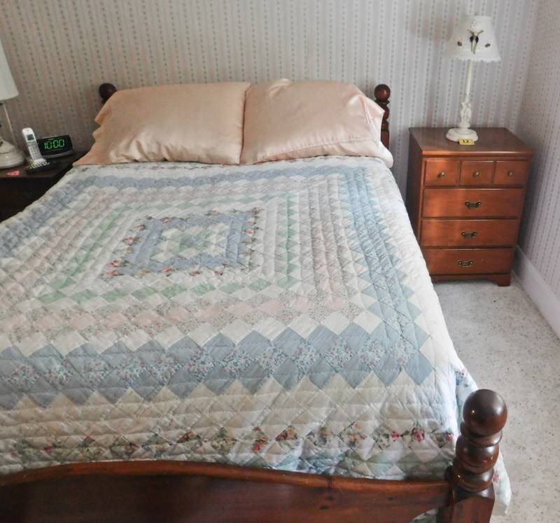 lot 12 image: vintage bed end table and decorative vintage lamp