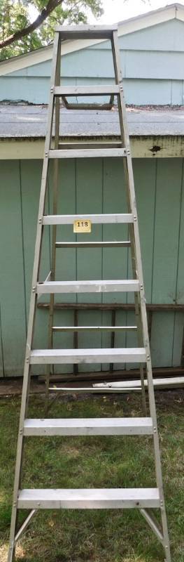 lot 118 image: metal ladder painters style 8