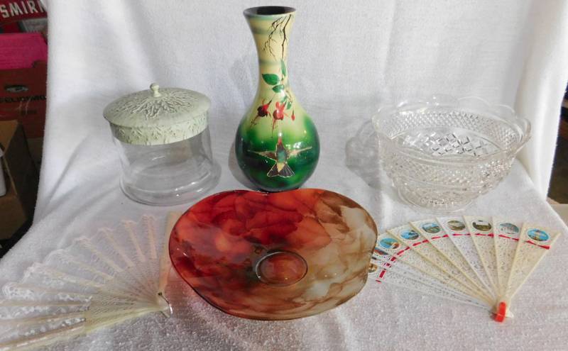 lot 163 image: lot of Asian dcor items