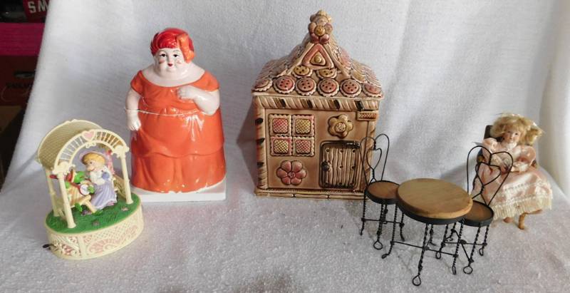 lot 164 image: 2 cookie jars, mini bistro table and chairs