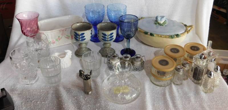 lot 165 image: very nice covered dish blue bird and more