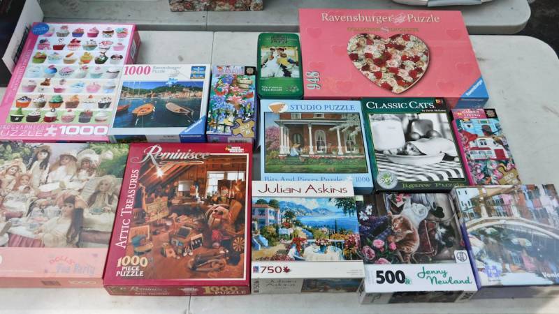 lot 125 image: large lot of puzzles